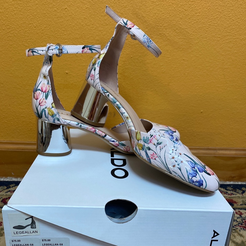ALDO Legellan Size 8 - Floral Metallic